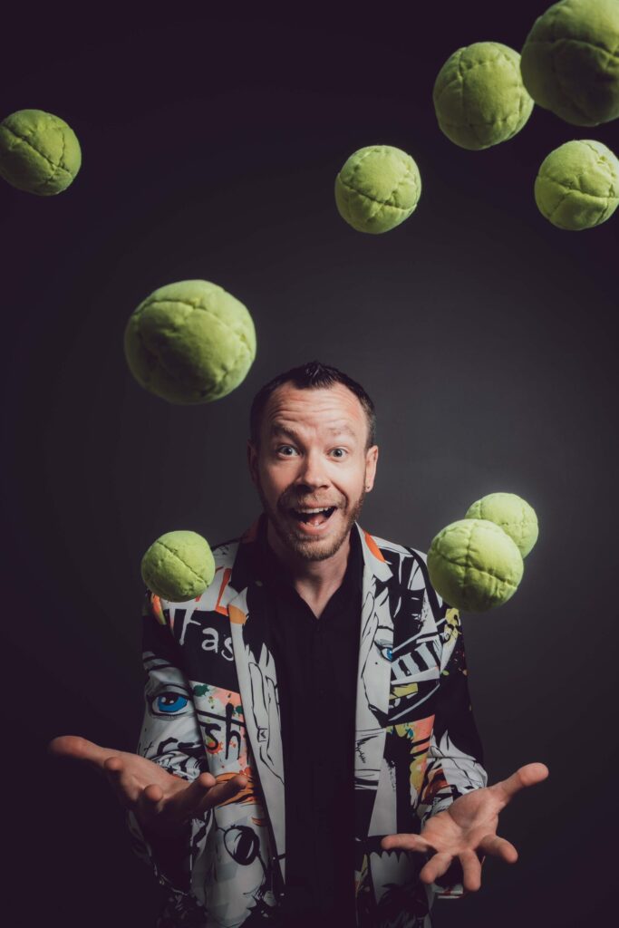 Comedy juggling entertainment performance